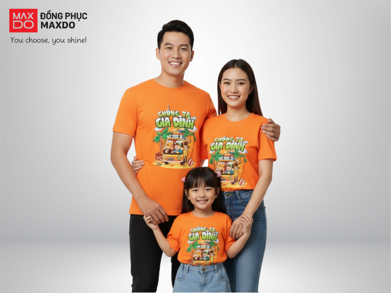 Mẫu áo đồng phục đi biển cho gia đình màu cam neon