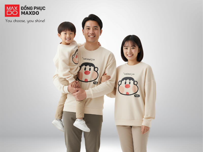 Mẫu áo đồng phục gia đình mùa thu đông có họa tiết in hình nhân vật hoạt hình