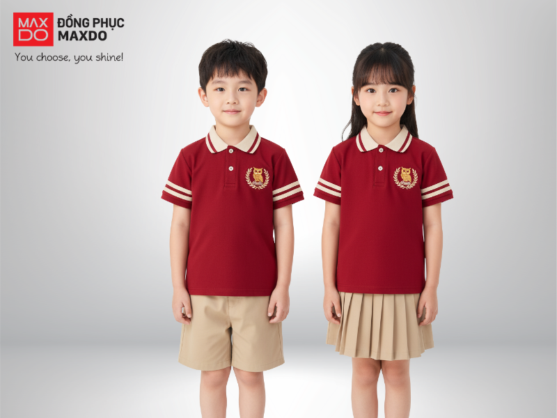 Mẫu bộ đồ đồng phục học sinh có tông màu chủ đạo là màu đỏ và màu be