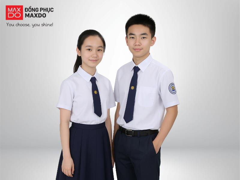 Mẫu đồng phục học sinh cấp 2 phối áo sơ mi cùng quần tây (cho nam) và chân váy (cho nữ)