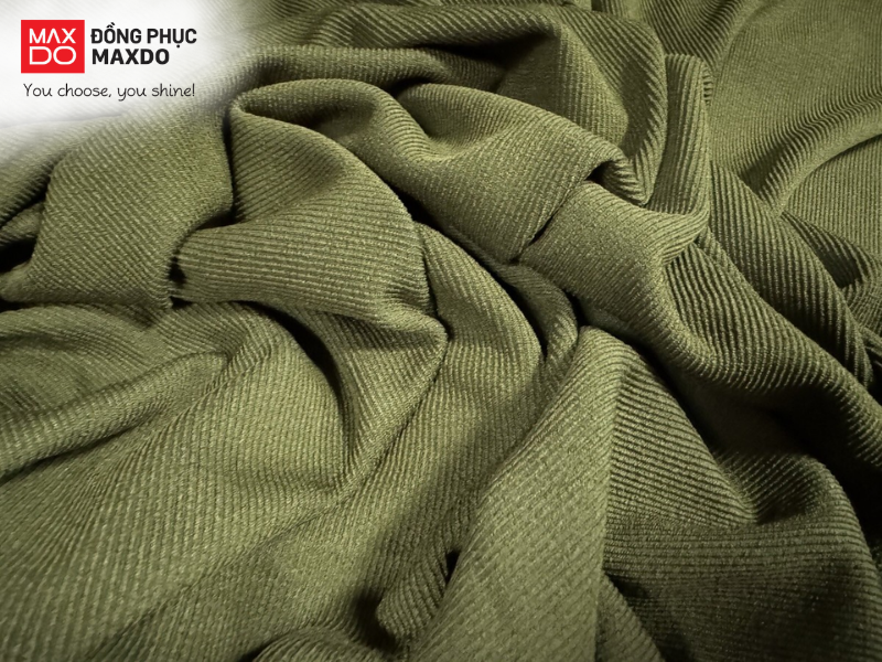 Chất liệu vải Kaki thun có pha sợi Spandex giúp tạo độ co giãn cho tạp dề nail