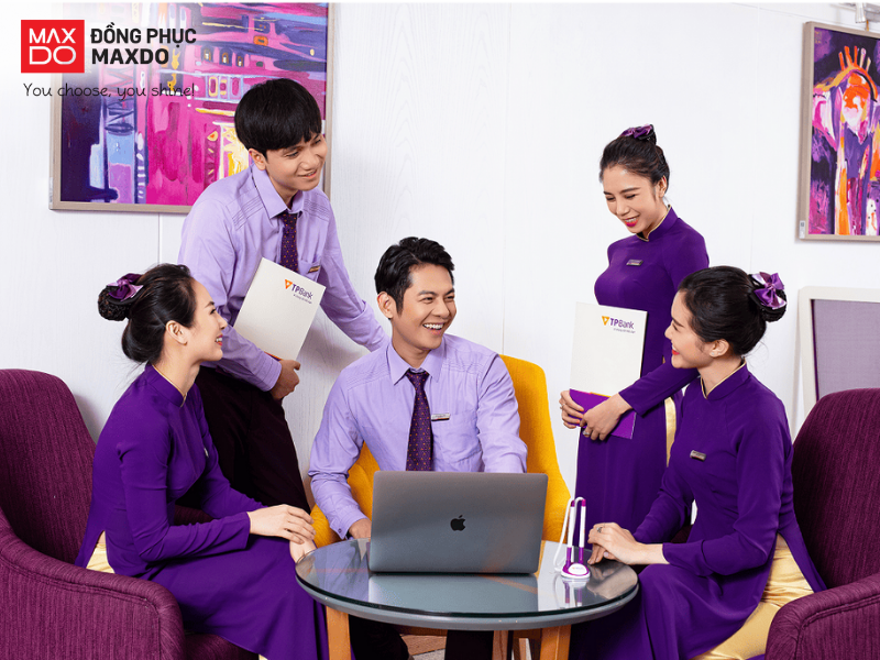 Đồng phục ngân hàng giúp tạo dựng hình ảnh chuyên nghiệp, uy tín cho tập thể nhân viên (nguồn: TPBank)