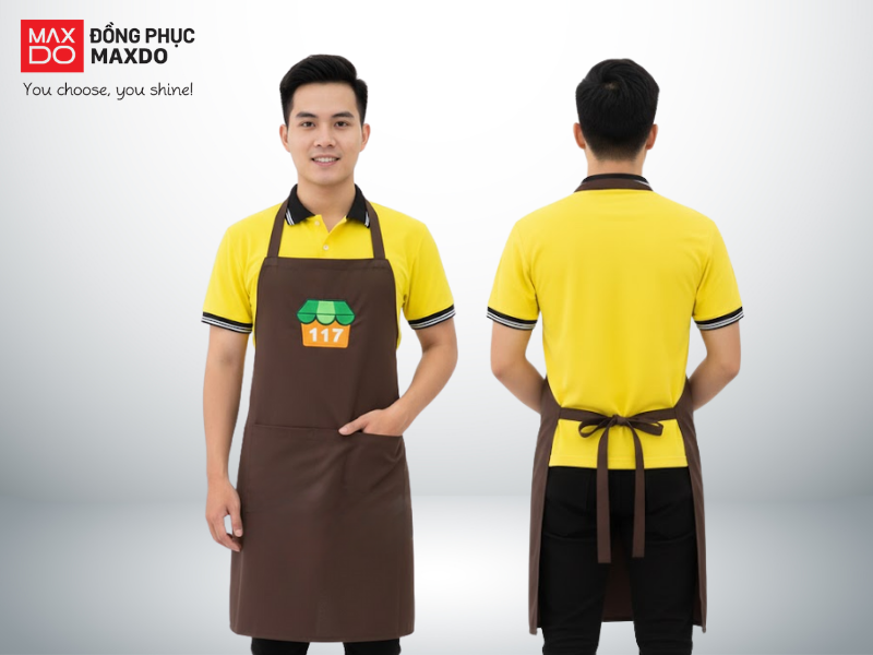 Mẫu đồng phục quán cafe áo thun cổ polo màu vàng phối cùng tạp dề màu nâu cafe