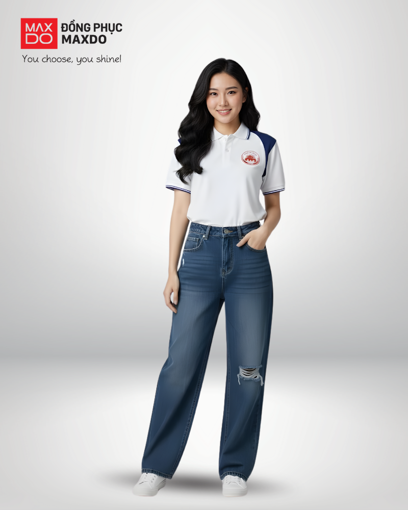 Áo polo đồng phục phối với quần jeans ống suông màu xanh đậm
