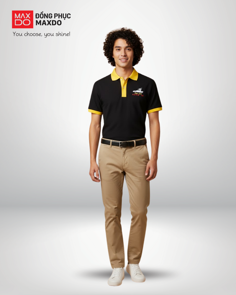 Áo polo đồng phục phối với quần kaki màu nâu