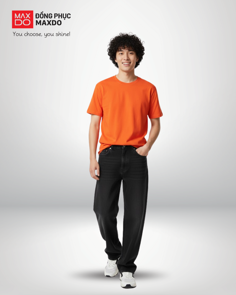 Áo thun màu cam phối với quần jeans đen dành cho nam