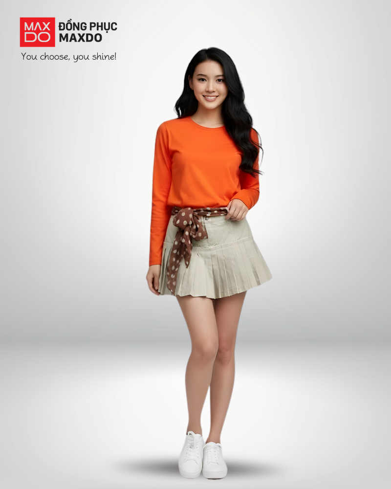 Áo thun cam tay dài phối cùng chân váy mini skirt màu be