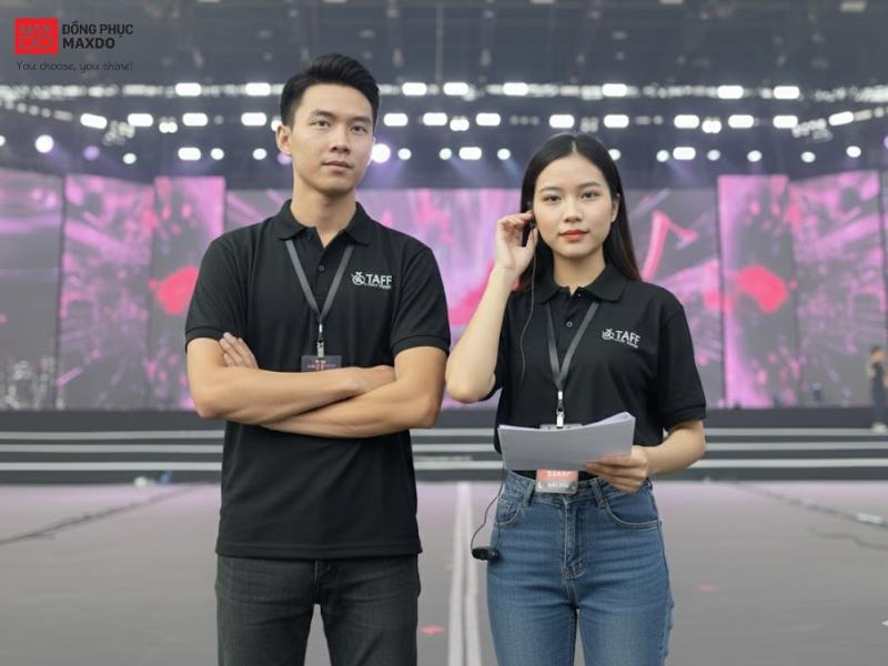 Mẫu áo thun polo sự kiện có thiết kế dáng áo đứng thể hiện sự chuyên nghiệp của nhân sự.