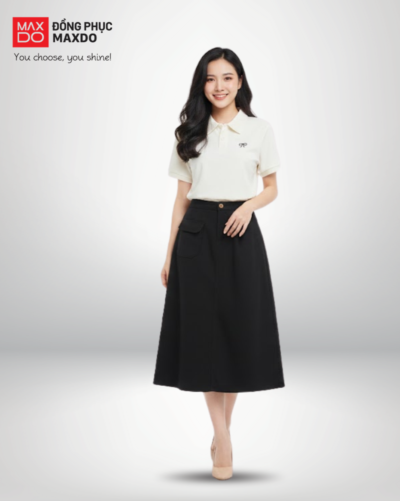 Áo thun polo phối với chân váy chữ A dáng dài.