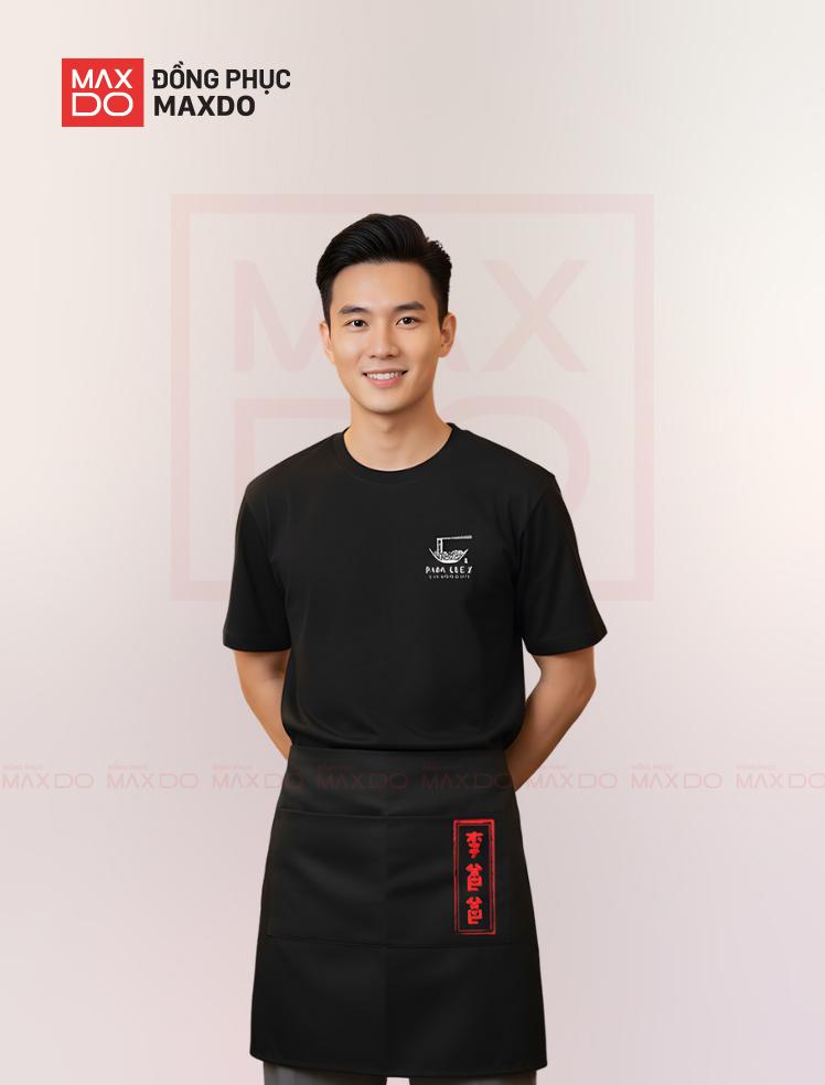 Tạp dề ngắn màu đen dễ vệ sinh, không làm lộ vết bẩn. 