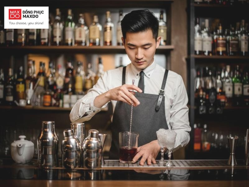 Tạp dề vải da màu đen.